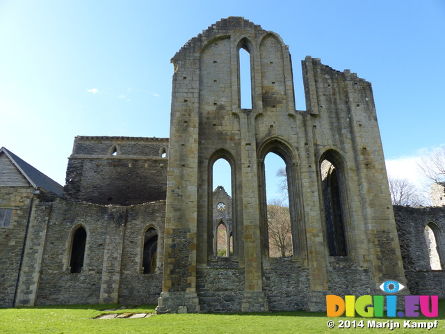 FZ003860 Crucis Abbey